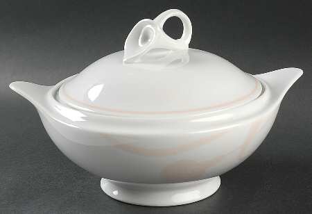 Classic Flair Peach 1.5 Qt Round Covered Casserole