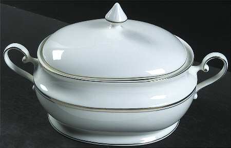 Classic Gold Oval Covered Vegetable