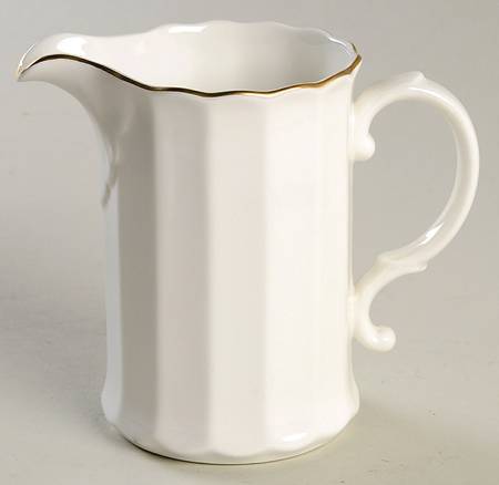 Classic White & Gold Creamer