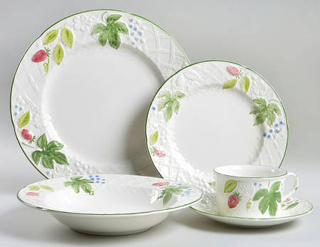Country Berries 5 Piece Place Setting