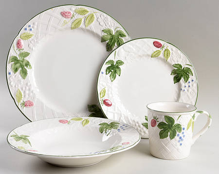 Country Berries 4 Piece Place Setting