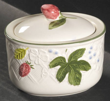 Country Berries Sugar Bowl & Lid
