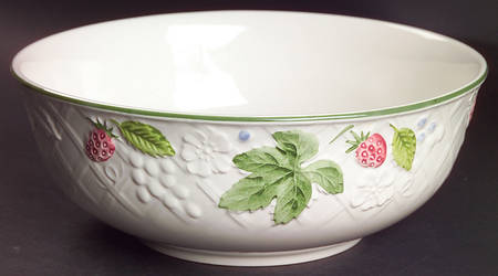 Country Berries 9" Salad Serving Bowl