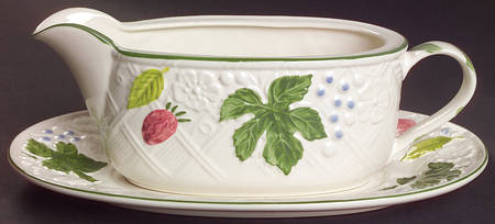Country Berries Gravy Boat & Underplate