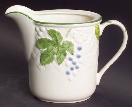 Country Berries Creamer