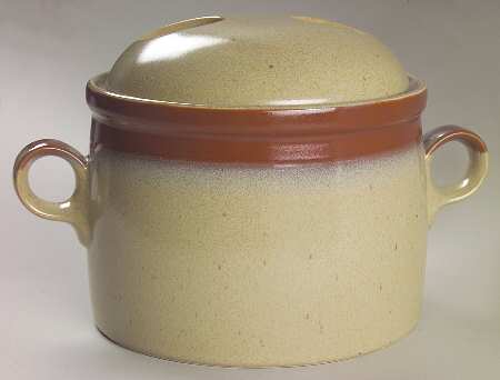 Country Cabin Bean Pot & Lid