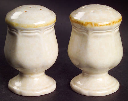 Country Charm Salt & Pepper Set