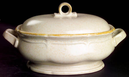Country Charm 2 Quart Oval Covered Casserole