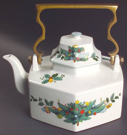 Continental Christmas Teapot & Lid with Brass Handle