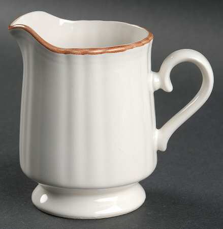 Country Classics Creamer