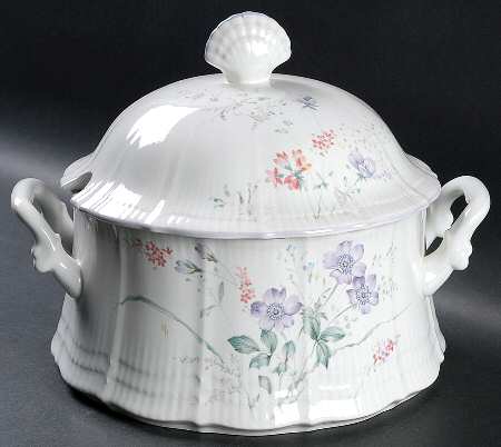 Coco 2 Qt Round Covered Casserole by Mikasa