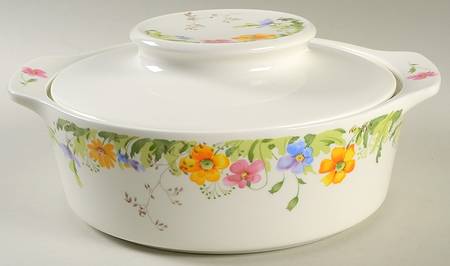Country Garden 2 Qt Round Covered Casserole