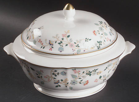 Contessina 2 Qt Round Covered Casserole