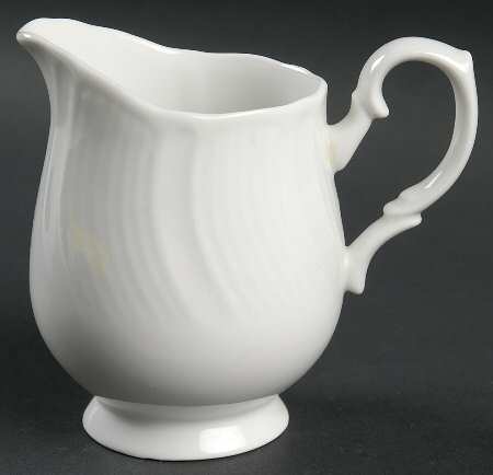 Coquille Creamer by Mikasa