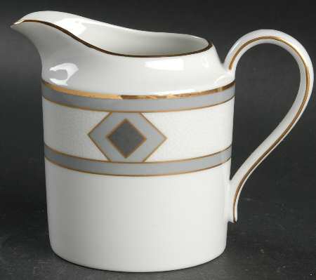 Coquille Creamer