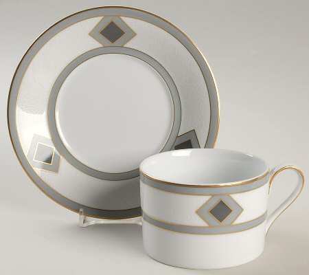 Coquille Flat Cup & Saucer Set