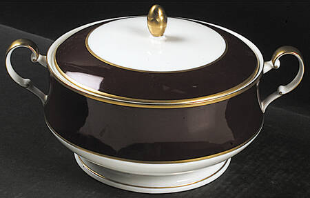Cordovan Round Covered Vegetable