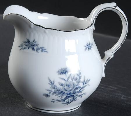 Carlton (8369) Creamer