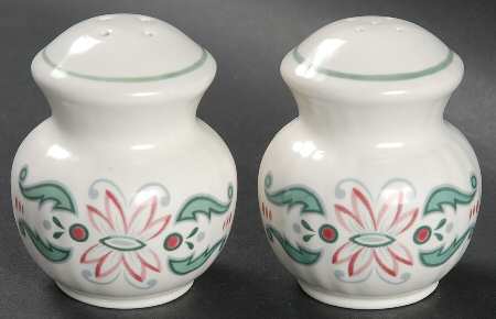 Country Scene Salt & Pepper Set