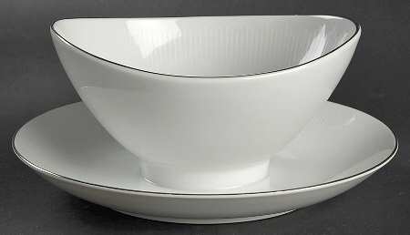 Cosmopolitan Gravy Boat with Attached Underplate
