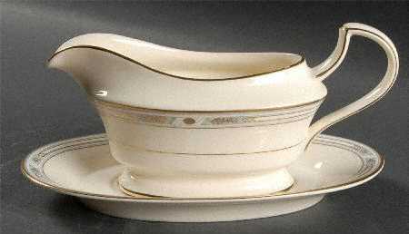 Courtland Gravy Boat & Underplate