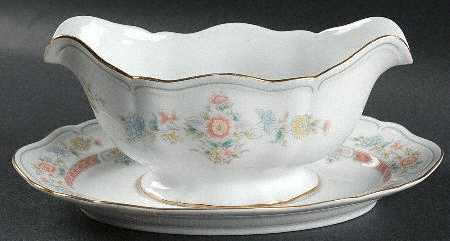 Coventry Gravy Boat & Underplate