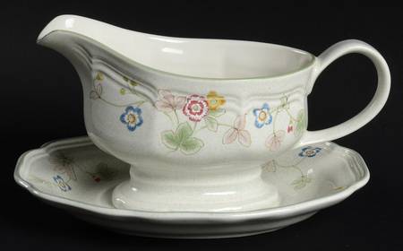 Country Weekend Gravy Boat & Underplate
