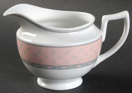 Cravat Creamer