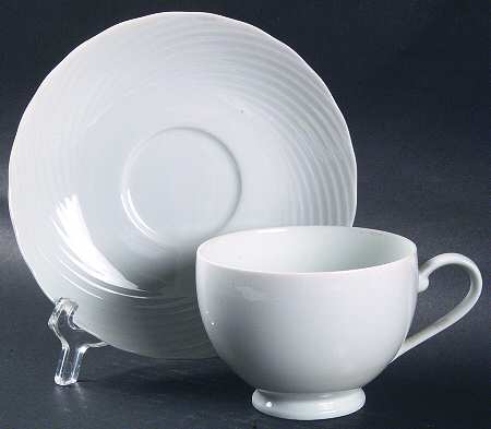 Cresta Blanca Footed Cup & Saucer Set