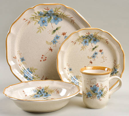 Day Dreams 4 Piece Place Setting
