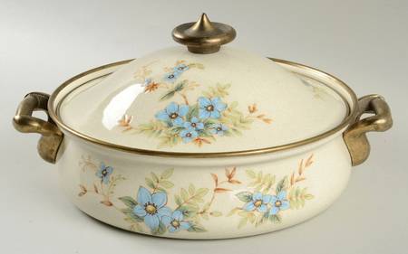 Day Dreams 2.5 Quart Metal Covered Casserole