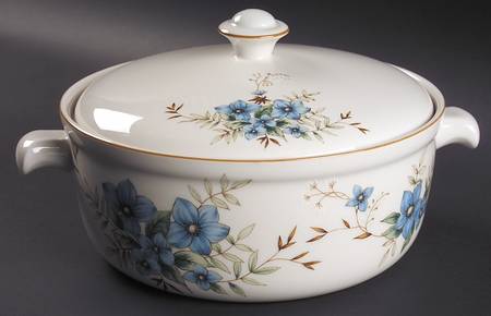 Day Dreams 2.5 Qt Round Covered Casserole