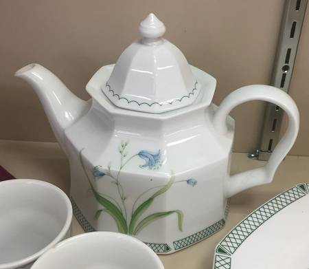 Day Lilies Teapot & Lid