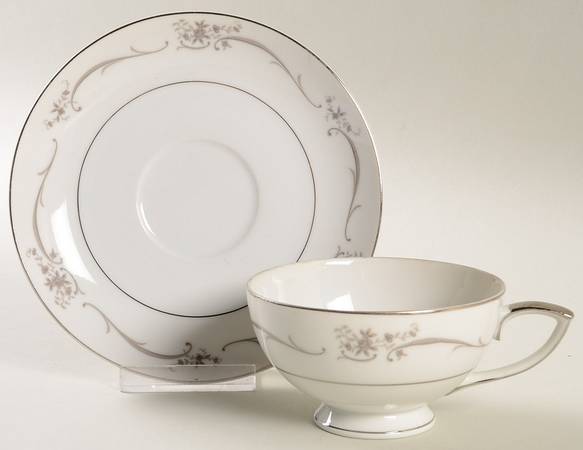 Dali Footed Cup & Saucer Set