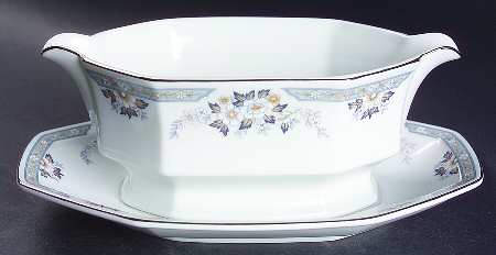 Dana Gravy Boat & Underplate