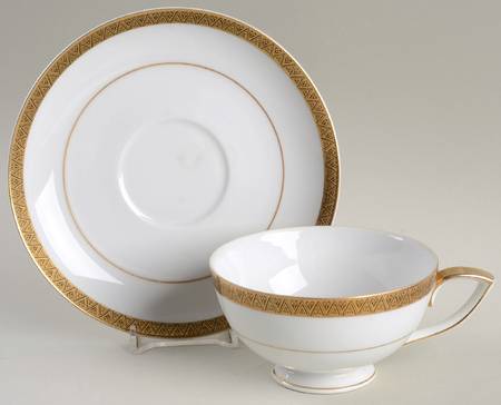 Danbury Footed Cup & Saucer Set