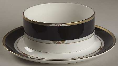 Deco Black Gravy Boat & Underplate