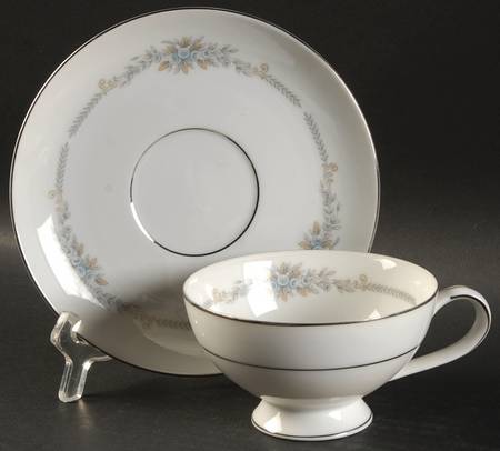 Delphina Footed Cup & Saucer Set