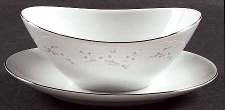 Delia Gravy Boat with Attached Underplate