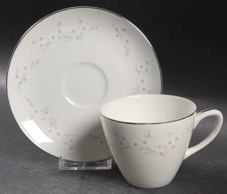 Delia Flat Cup & Saucer Set