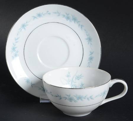 Delphina Flat Cup & Saucer Set