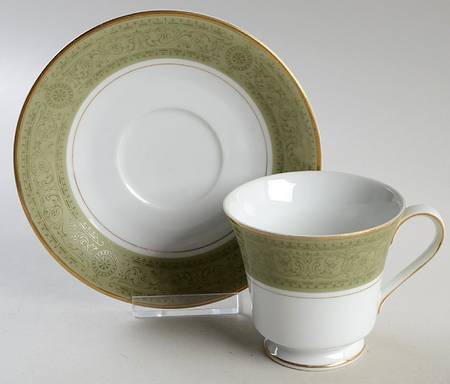 Della Robbia Footed Cup & Saucer Set