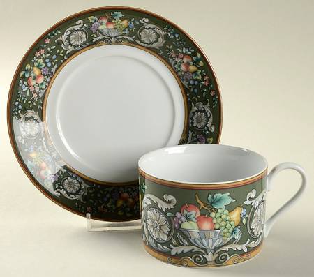 Della Robbia Green Flat Cup & Saucer Set