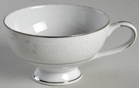 Diplomat Footed Cup