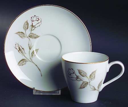 Dolores Flat Cup & Saucer Set