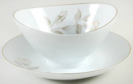 Dolores Gravy Boat with Attached Underplate