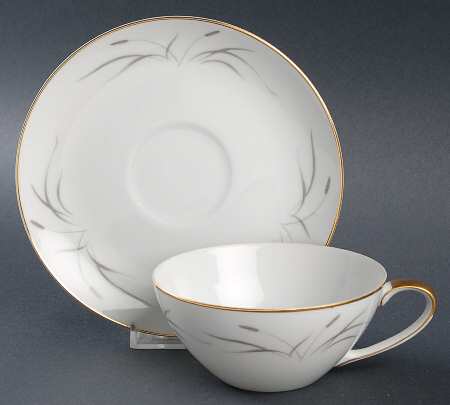 Dusk Flat Cup & Saucer Set