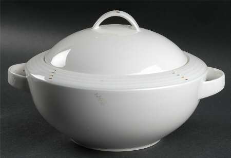 Dynamics 2 Qt Round Covered Casserole