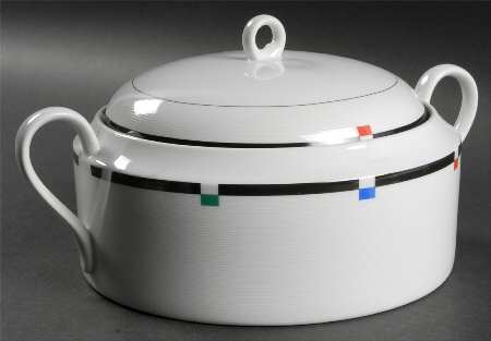 Ebony Accent 2.5 Qt Round Covered Casserole