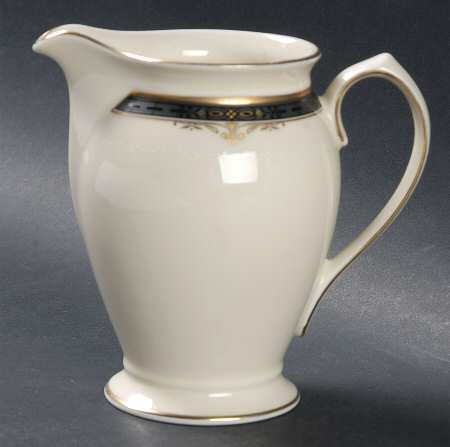 Ebony Manor Creamer